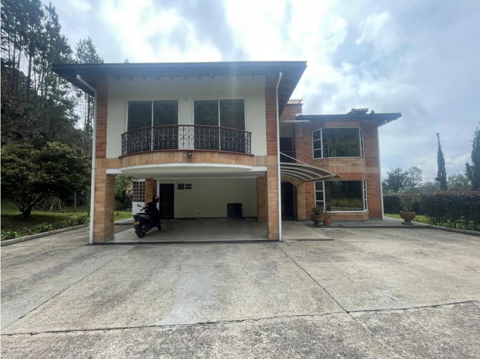 VENDO CASA CAMPESTRE EN LE ALTO DELESCOBERO