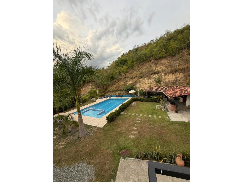 FINCA DE RECREO Y RENTA VACACIONAL EN SANTA FE DE ANTIOQUIA
