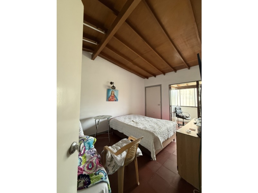 VENTA DE CASA EN LA 80 ESQUINA PARA CONSTRUIR O REMODELAR — foto 6