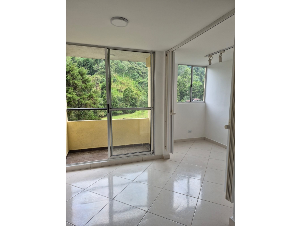 VENTA APARTAMENTO EN LA ESTRELLA, URBANIZACION FELICITY — foto 3