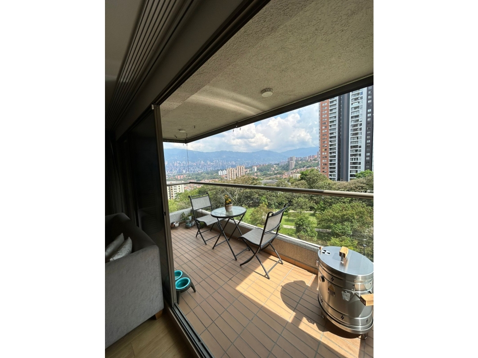 VENTA DE APARTAMENTO EN LA LOMA DE LOS BERNAL
