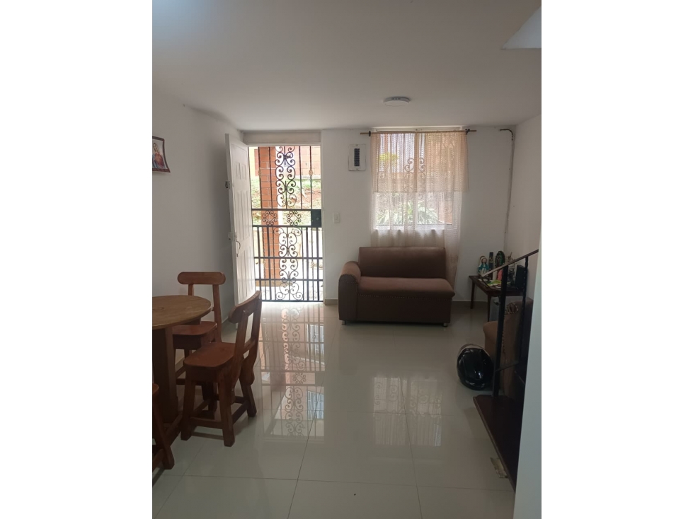 VENTA DE CASA EN ROSALES DE TERRANOVA CON POSIBILIDAD DE AMPLIACIÓN — foto 2