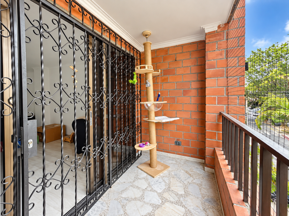 Apartamento en venta en Laureles de 141 mt2 y 2 parqueaderos — foto 5