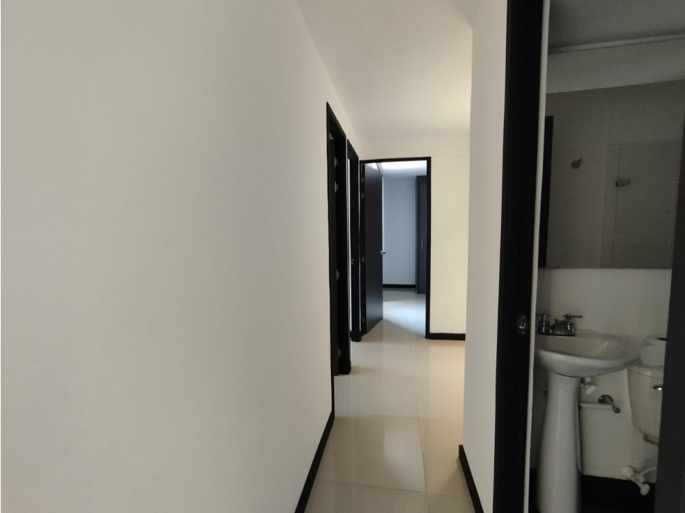 VENTA DE APARTAMENTO EN CEIBA DEL NORTE CON PARQUEADERO Y UTIL — foto 6