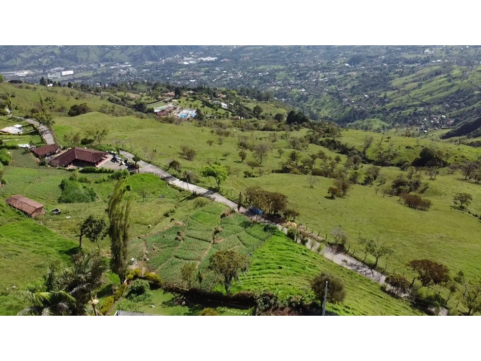 SE VENDE CASA CAMPESTRE CON BELLA PANORÁMICA EN GIRARDOTA - 6