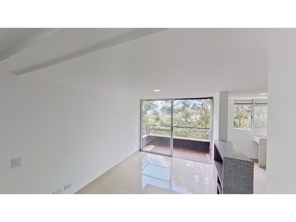 VENDO APARTAMENTO EN PISO MEDIO EN RODEO ALTO MEDELLIN — foto 2