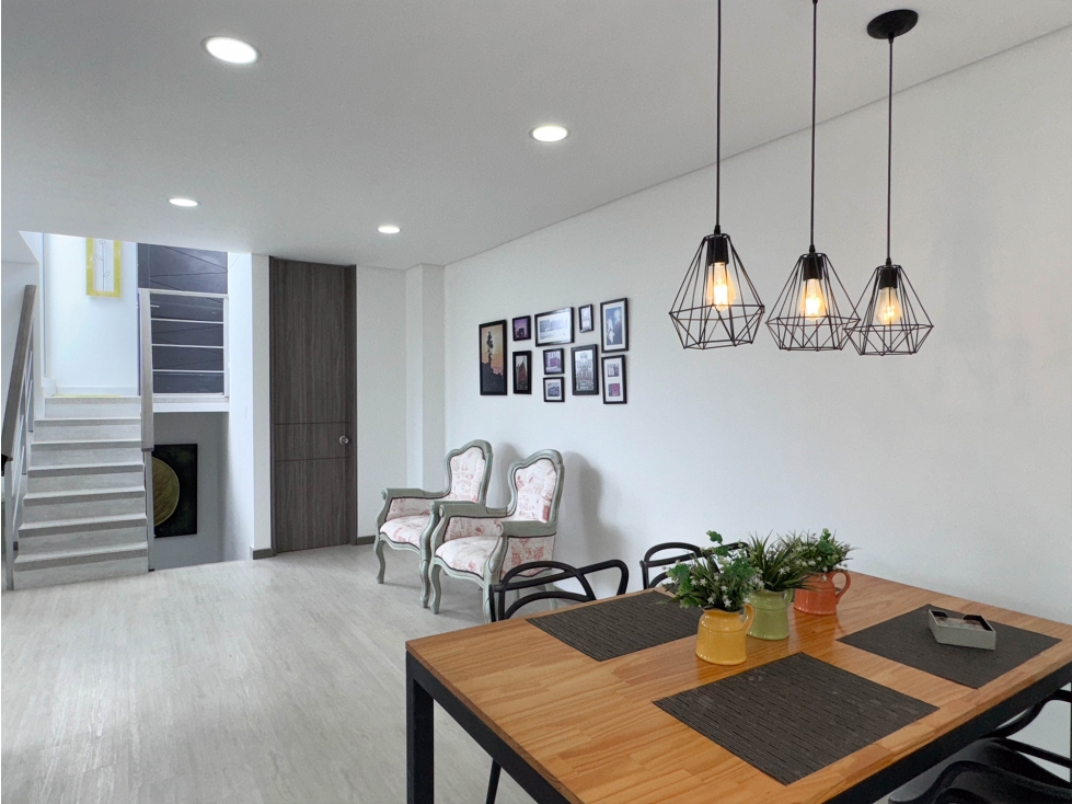 VENTA CASA UNIFAMILIAR Área 121.9m2, Guatapé (Antiq) - 5