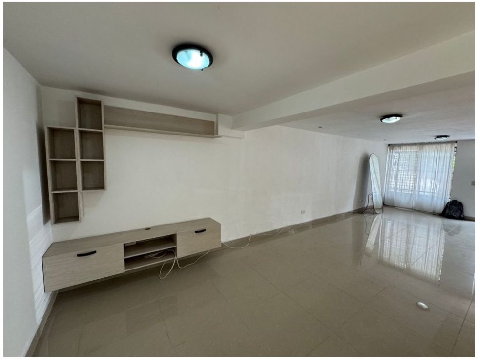 CASA DE 2 NIVELES EN VENTA ENVIGADO UNIDAD CERRADA VALLEJUELOS — foto 3