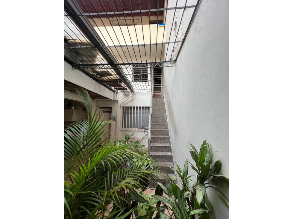 CASA LOTE EN LA AMERICA 230 M2 EXCELENTE UBICACION E INVERSION — foto 2