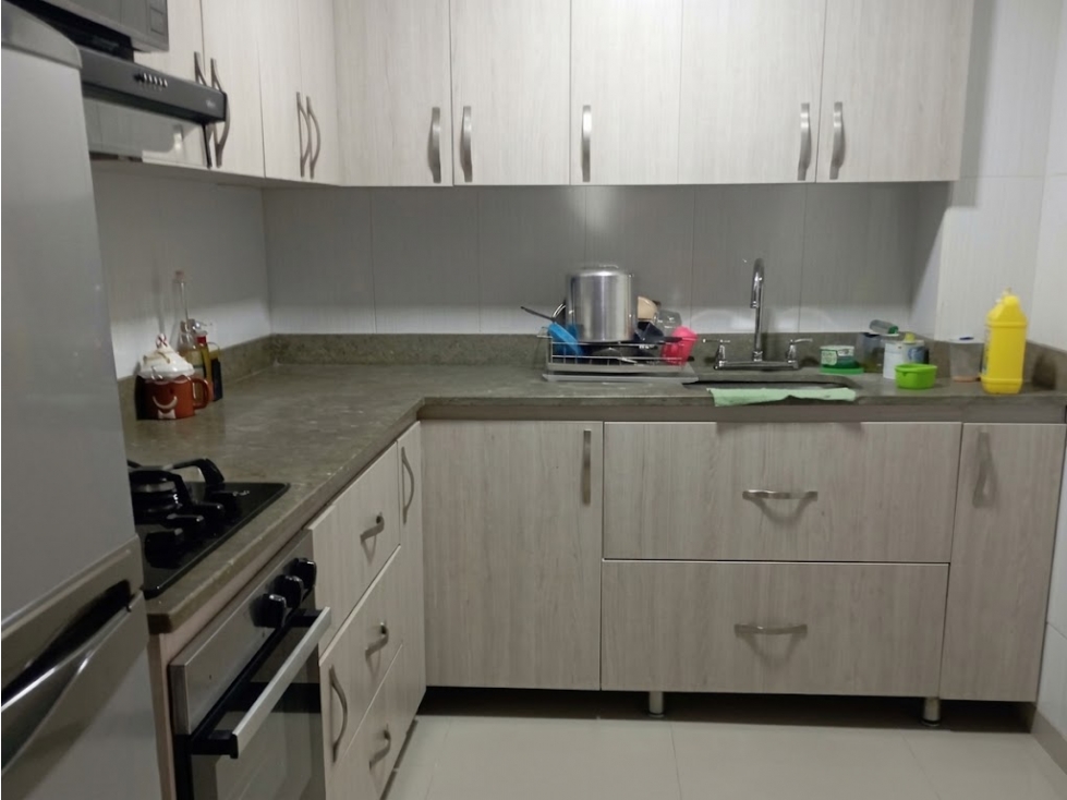 INVERSIONISTAS | Apartamento rentado, primer piso, Barrio Cristóbal — foto 3