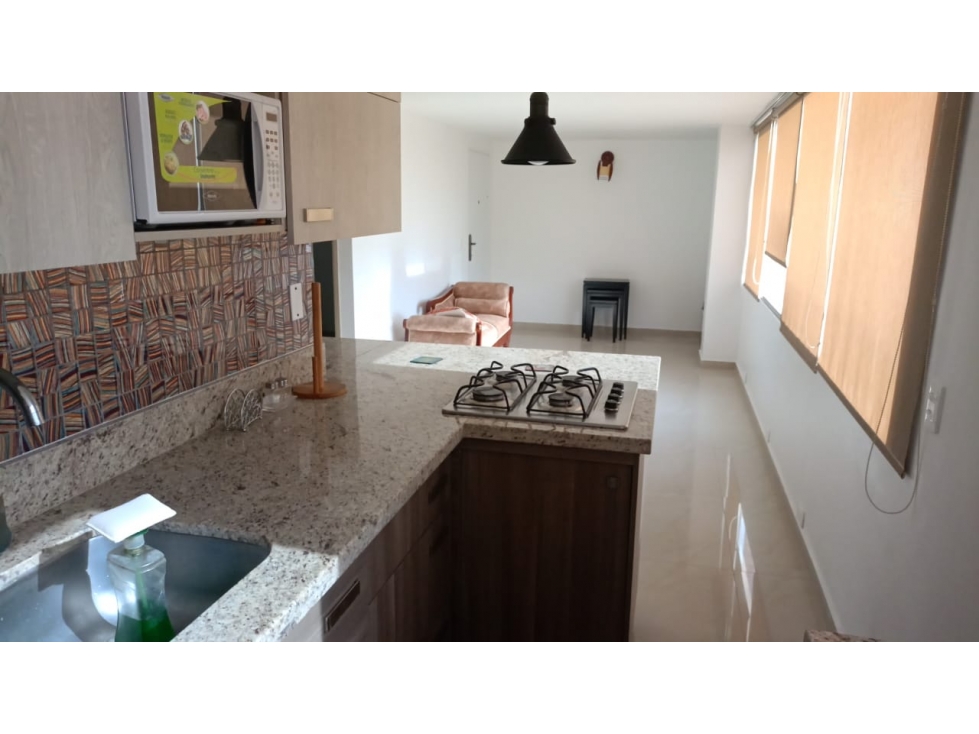 VENDO APARTAMENTO MUY ILUMINADO EN EL POBLADO SECTOR INTERCONTINENTAL — foto 5