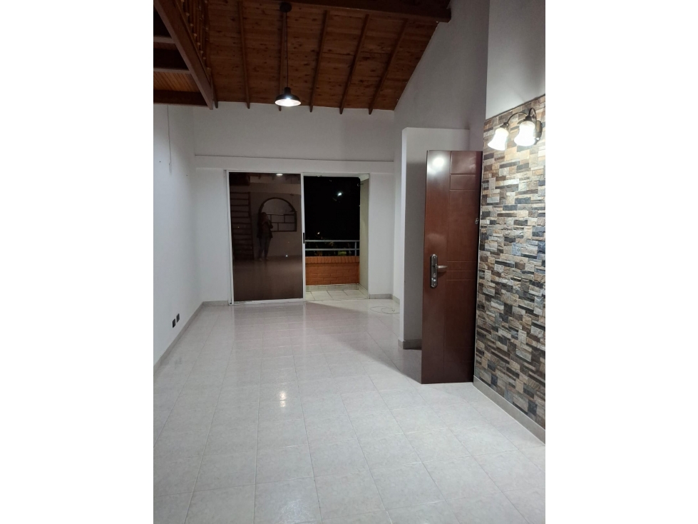 VENDO APARTAMENTO EXCELENTE UBICACION EN PRADOS DE SABANETA — foto 2