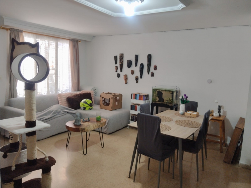 Casa primer piso en cale cerrada venta en Calasanz
