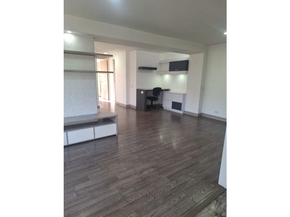 VENDO APARTAMENTO EN LOS COLORES