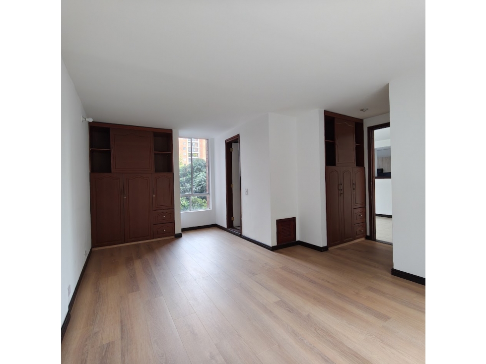 Apartamento en venta El Poblado, sector Loma de San Julián. — foto 5