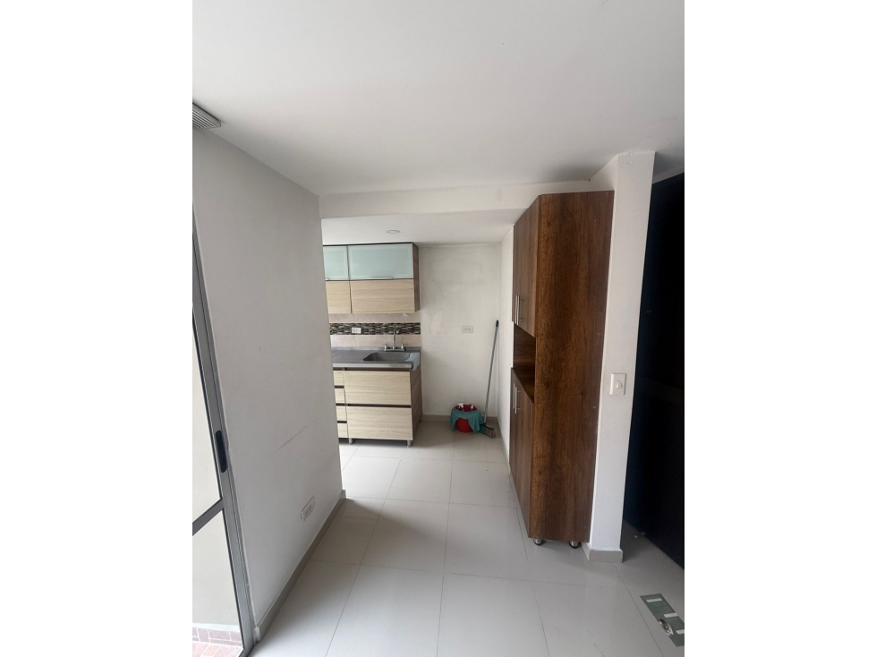 VENDO APARTAMENTO EN ENVIGADO, URB PALMERAS 3 AP — foto 3