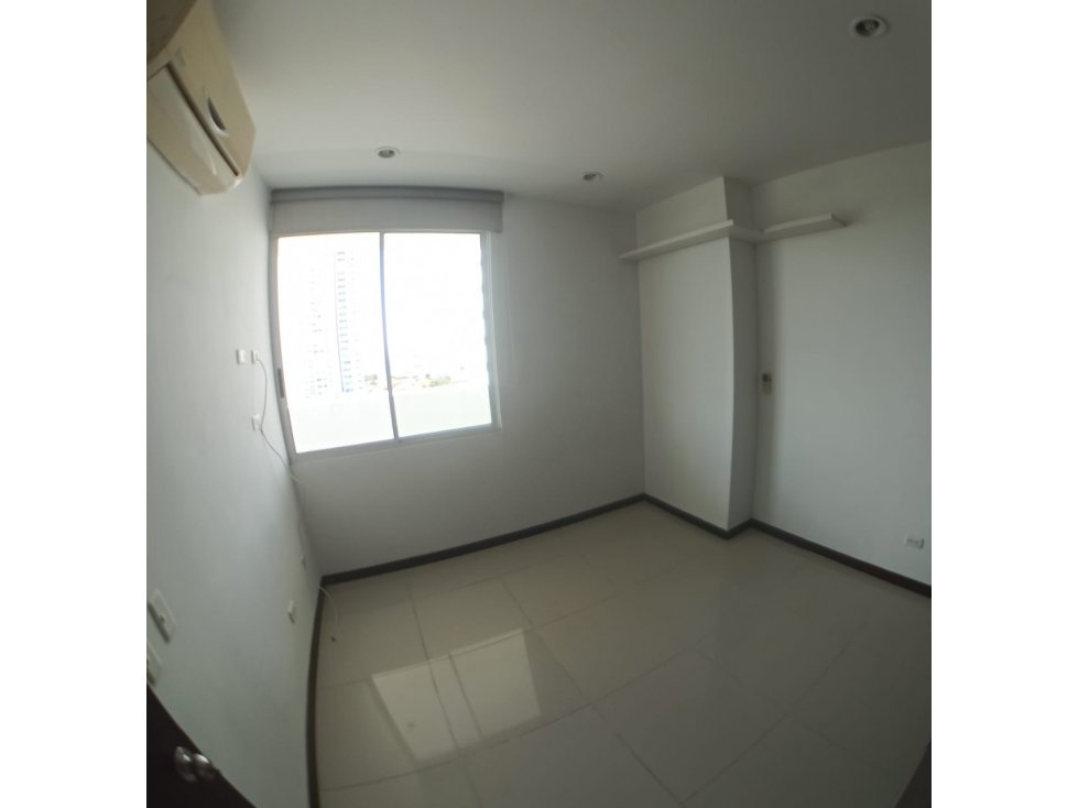 VENTA DE APARTAMENTO EN MANGA BARLOVENTO — foto 4