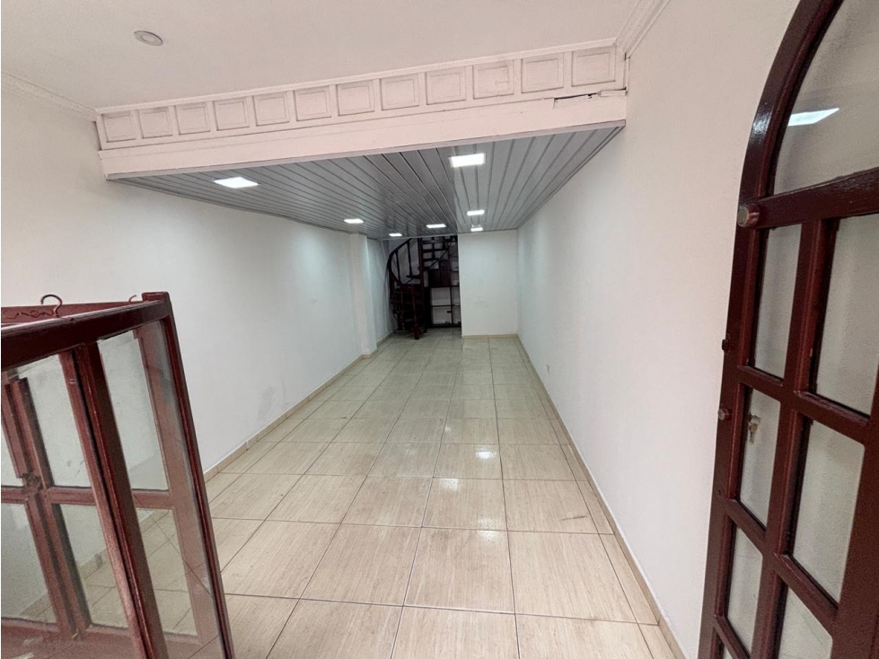 Arriendo local comercial en Subazar - 2