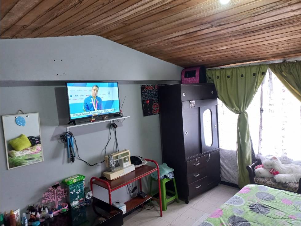 vendo casa en kennedy Carvajal rentando con 3 apartamentos — foto 3