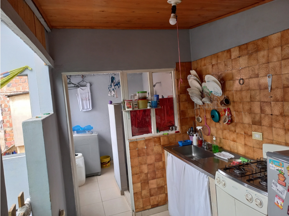 vendo casa en kennedy Carvajal rentando con 3 apartamentos — foto 6