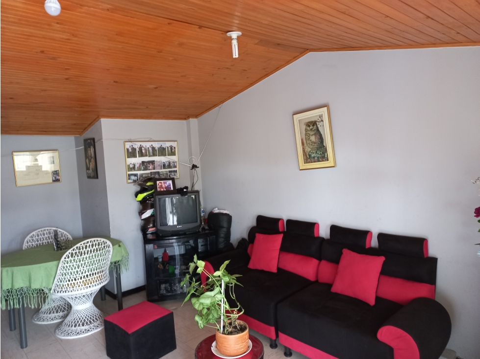 vendo casa en kennedy Carvajal rentando con 3 apartamentos — foto 4