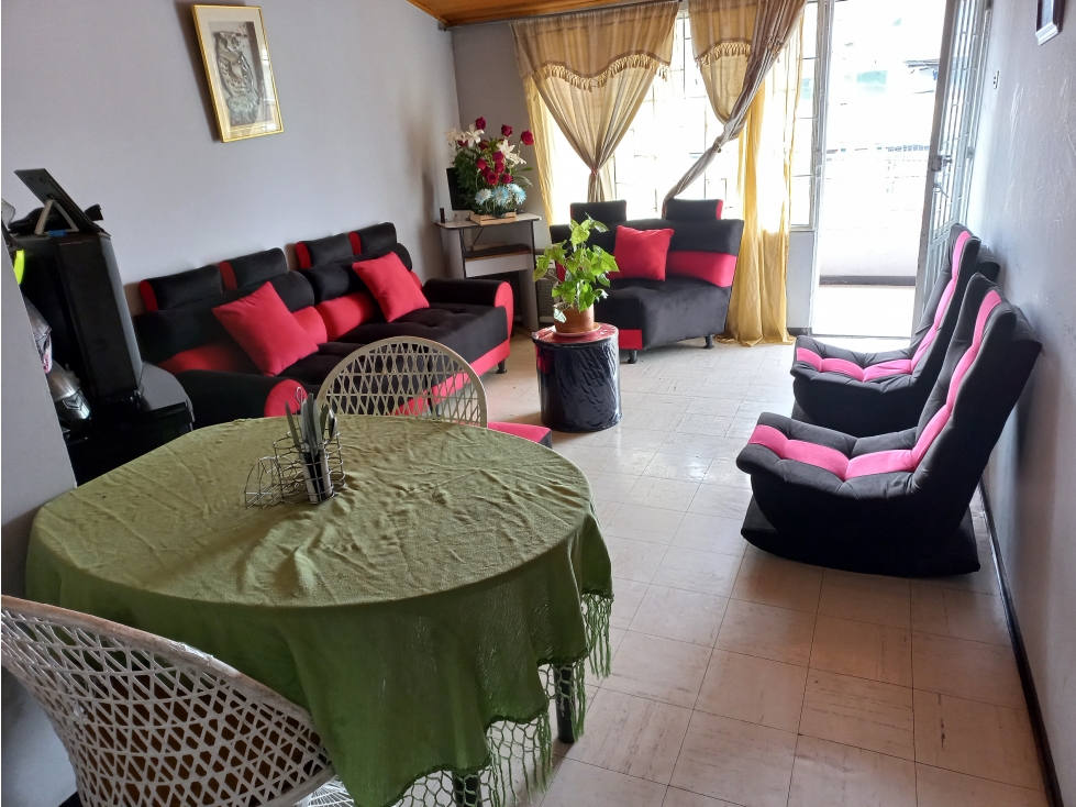 vendo casa en kennedy Carvajal rentando con 3 apartamentos — foto 2