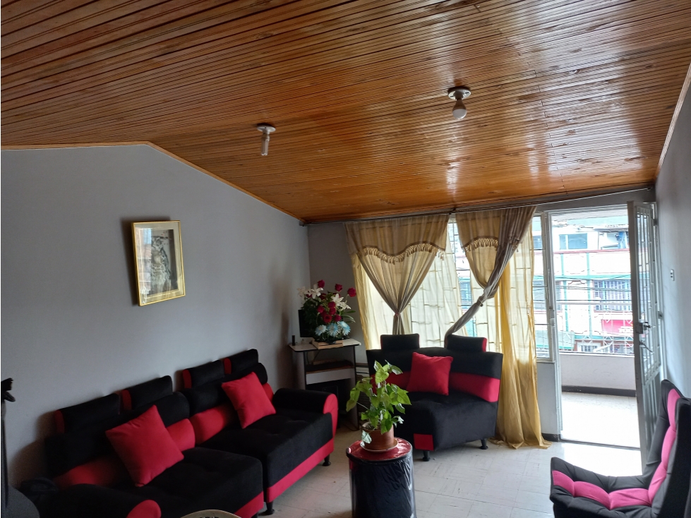 vendo casa en kennedy Carvajal rentando con 3 apartamentos