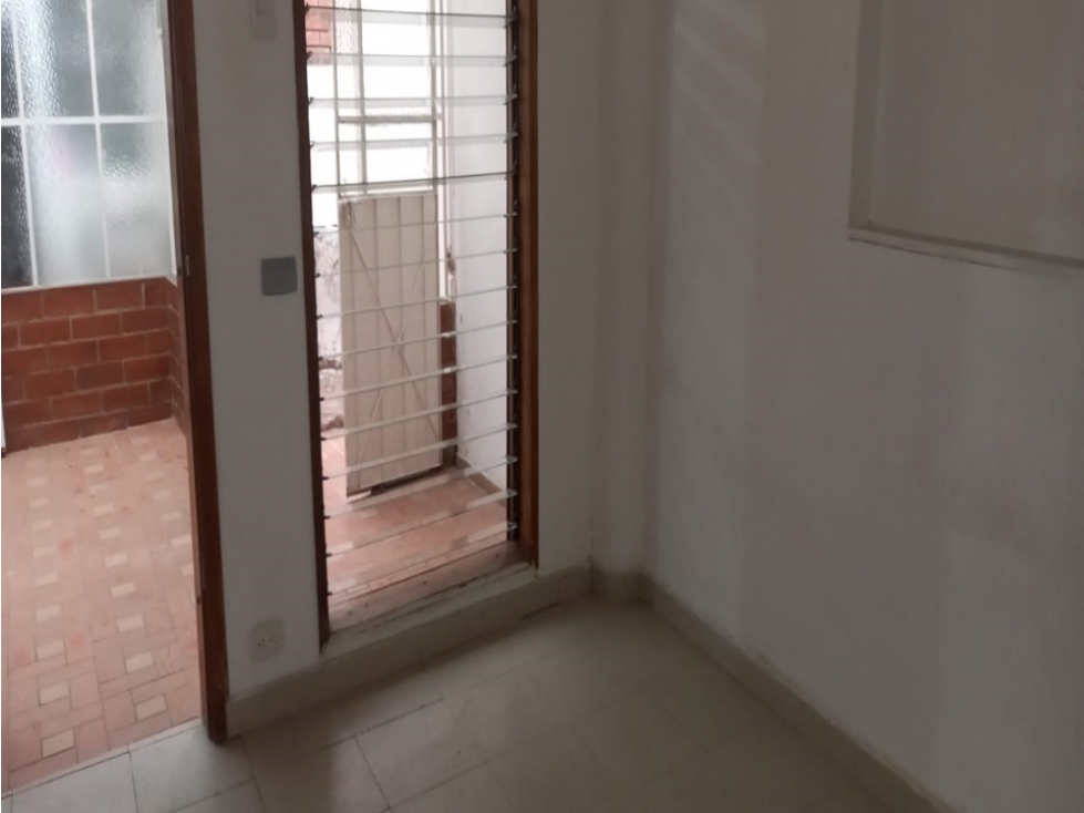 Vendo amplia casa rentable con garaje en el Barrio Laurel Norte — foto 3
