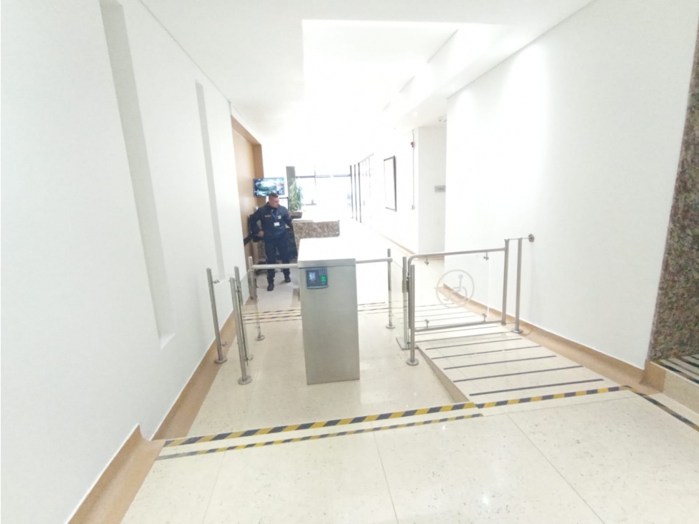 vendo o arriendo oficinas rentando en excelente zona de chico norte — foto 2