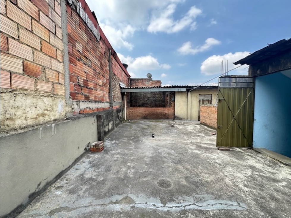 VENTA LOTES ESQUINEROS CON GRAN POTENCIAL EN AVENIDA PRINCIPAL — foto 4