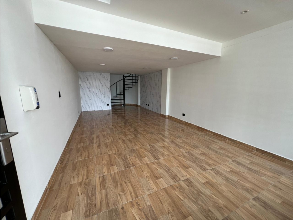 -Local comercial en venta/ circunvalar- ¡REMODELADO! - 1