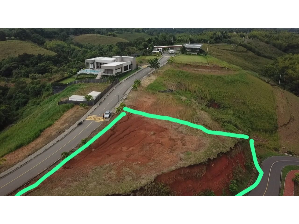 SE VENDE LOTE - CERRITOS