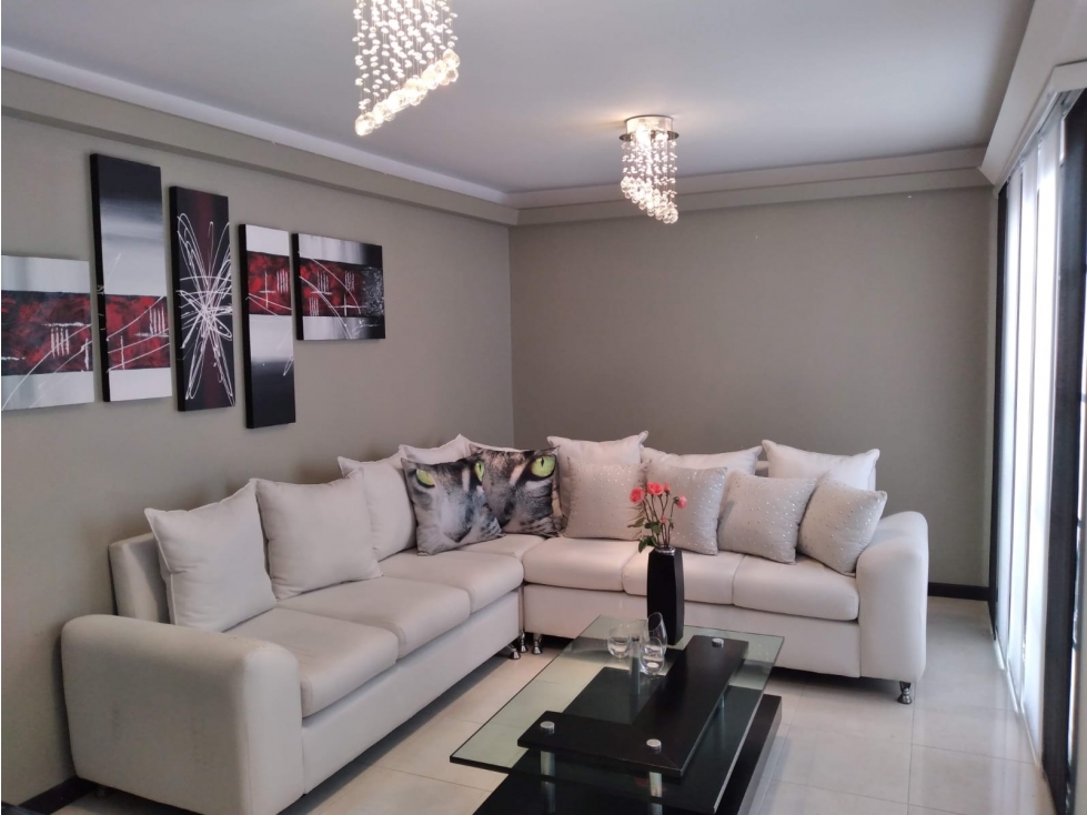 Hermosa Casa Dúplex en venta/ Álamos