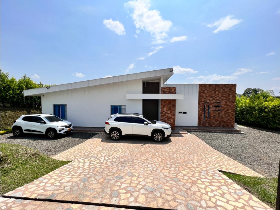 HERMOSA CASA - COMBIA?
