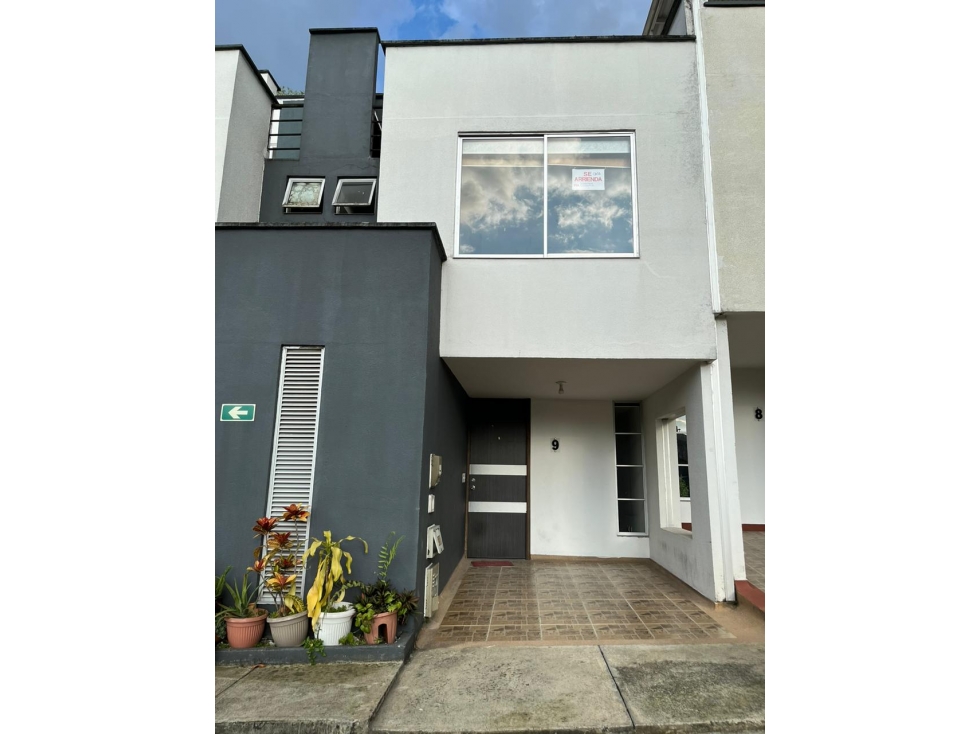 SE VENDE CASA - DOSQUEBRADAS?