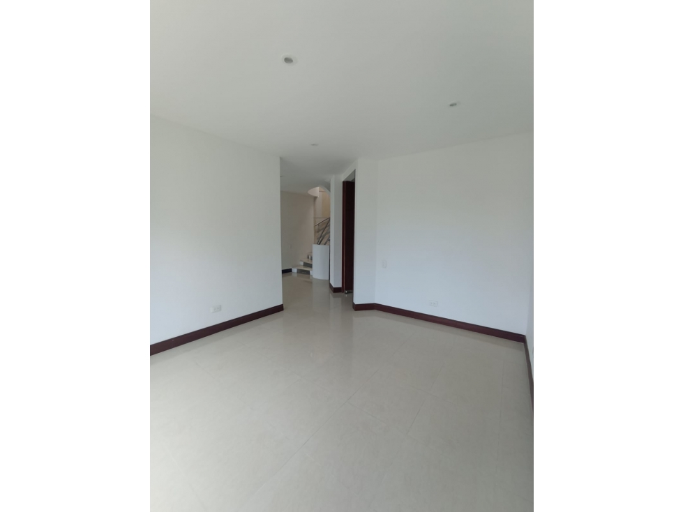 Hermosa casa en venta y/o Renta /sector pinares Alto — foto 2