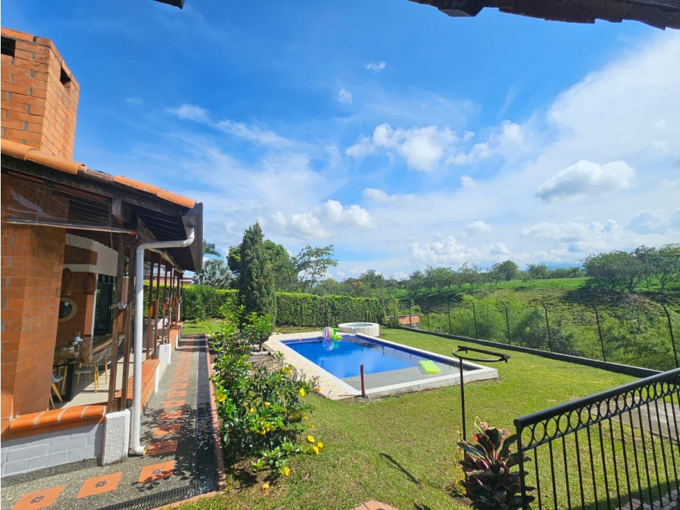 SE VENDE HERMOSA CASA CAMPESRE-PEREIRA