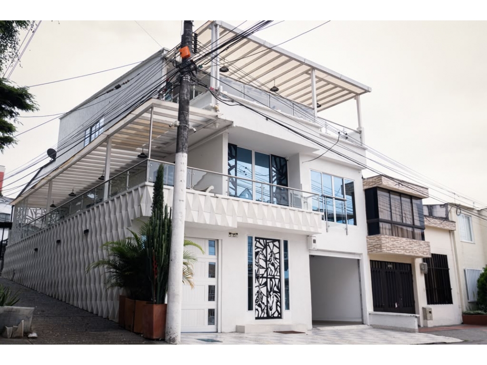 Casa esquinera en venta Corales, sector Cuba, Pereira — foto 2
