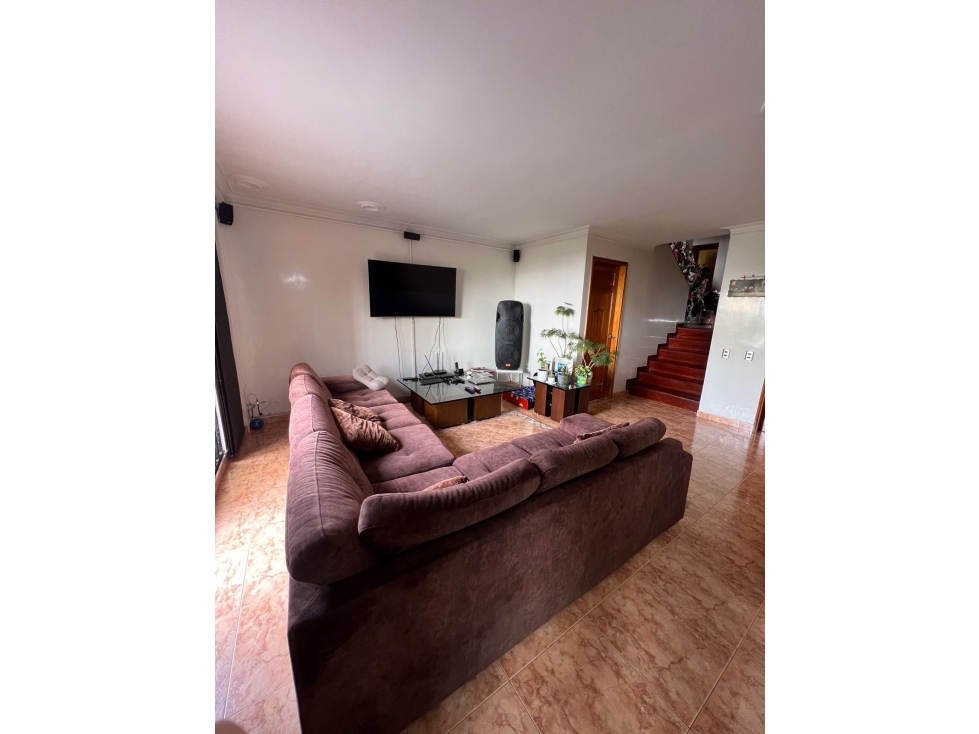 SE VENDE CASA ESQUINERA PINARES- PEREIRA