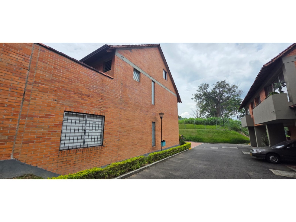 Casa esquinera en venta en Av. Sur - Pereira — foto 3