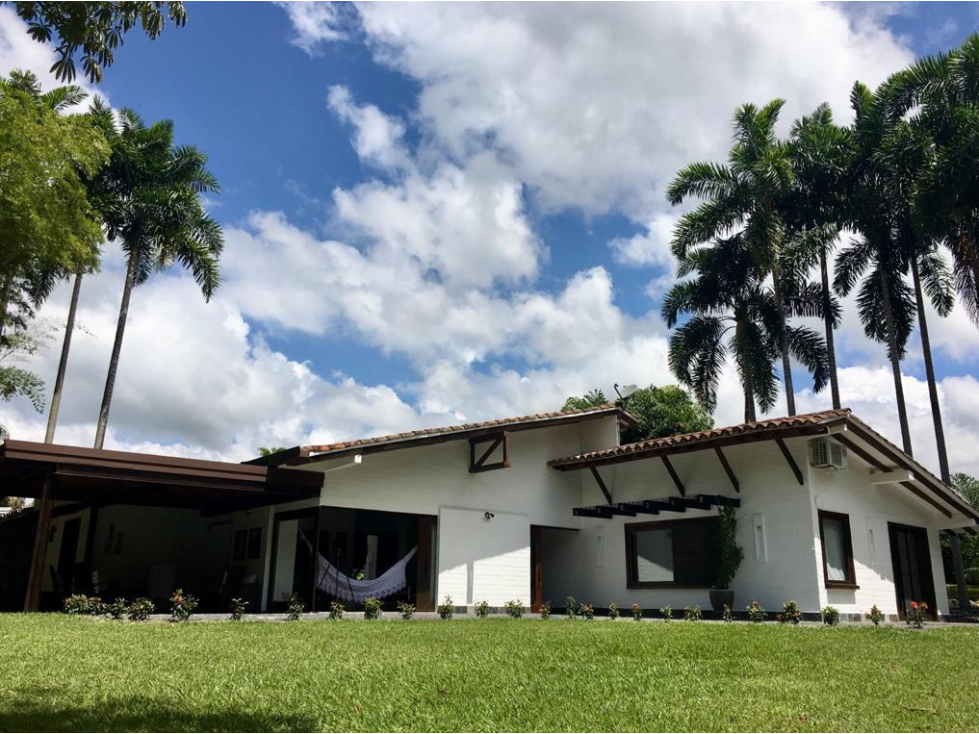 Casa campestre disponible para venta - Cerritos