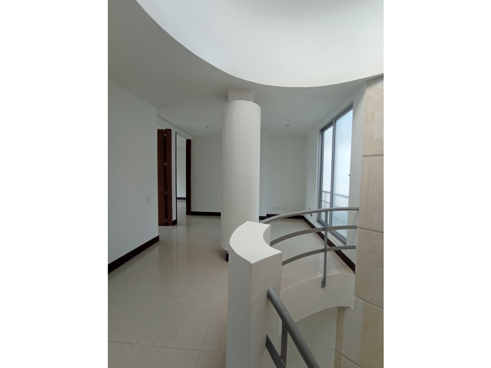 Hermosa casa en venta y/o Renta /sector pinares Alto — foto 4