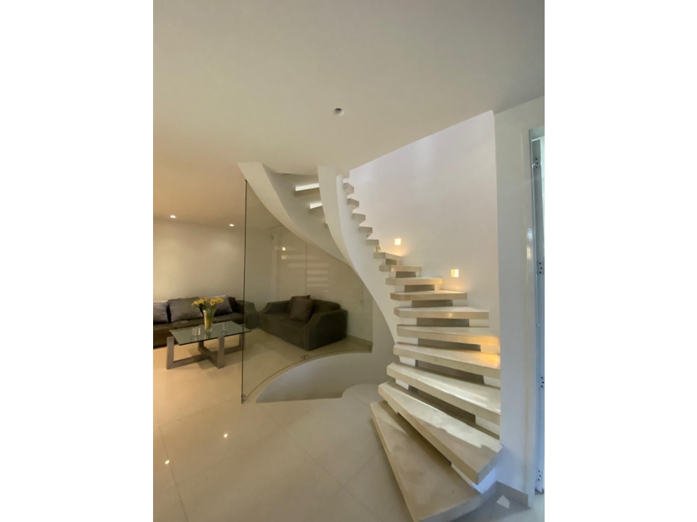 Espectacular casa en VENTA Y/O RENTA/ Sector pinares Alto