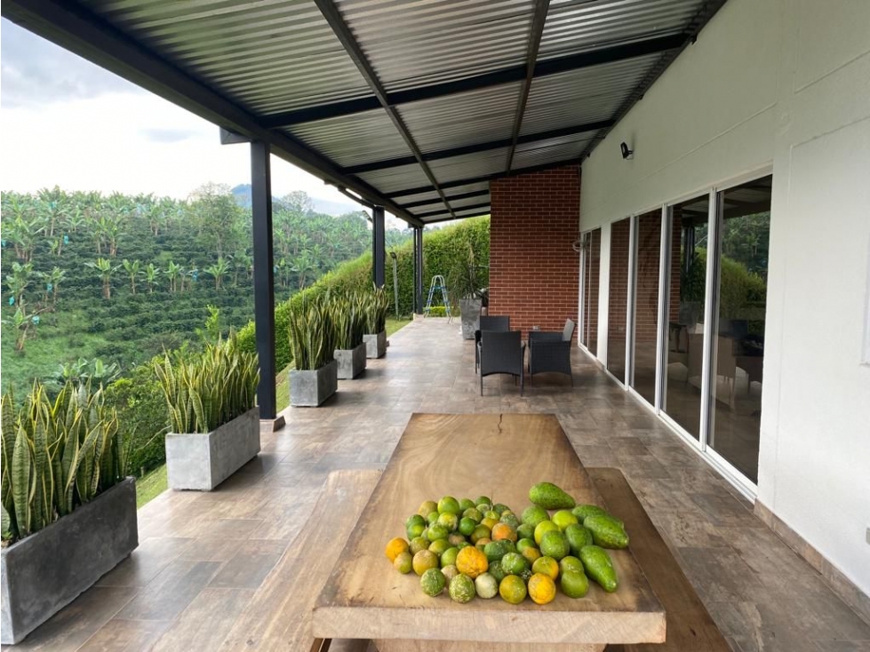 HERMOSA CASA - COMBIA?