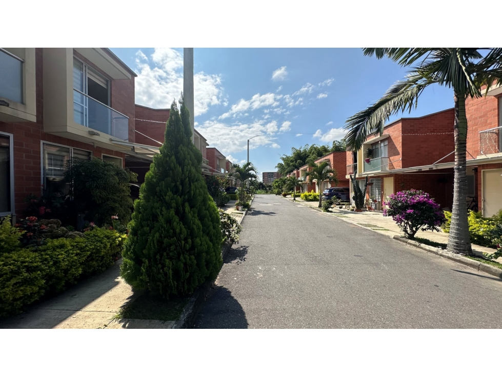 SE VENDE CASA EN CERRITOS CAMPESTRE - PEREIRA