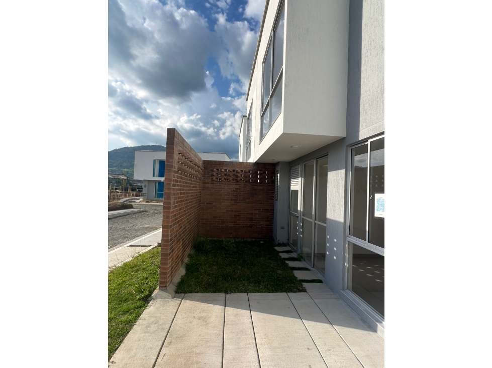VENDO HERMOSA CASA EN MATIZ DOSQUEBRADAS — foto 2