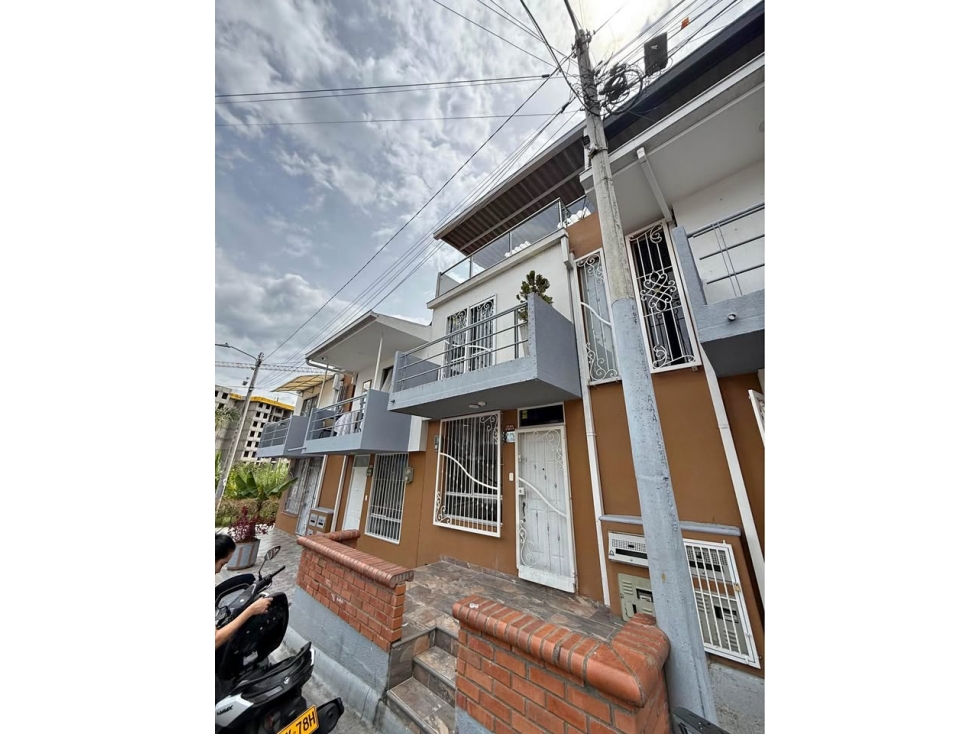 SE VENDE CASA EN MONTEBONITO DOSQUEBRADAS