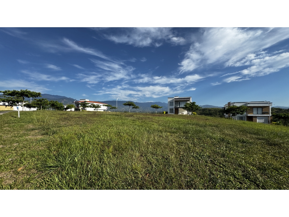 VENDO HERMOSO LOTE EN POBLADO BRISAMAR - 3