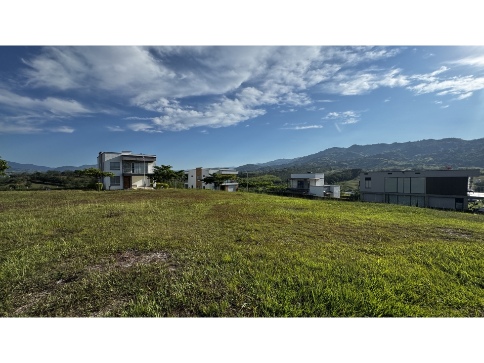 VENDO HERMOSO LOTE EN POBLADO BRISAMAR - 4