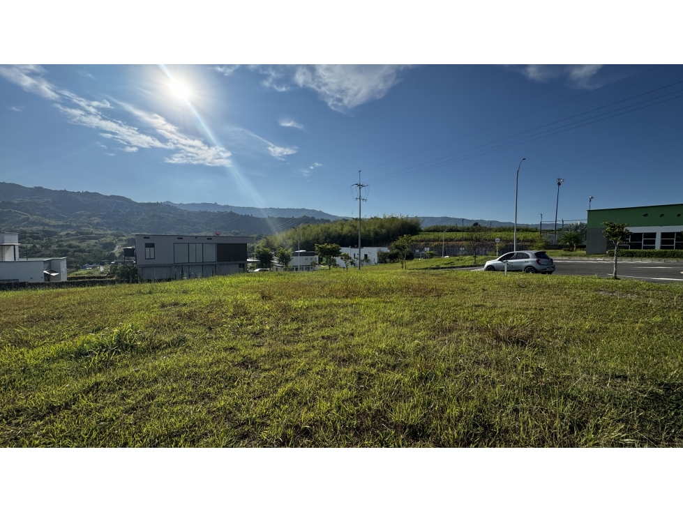VENDO HERMOSO LOTE EN POBLADO BRISAMAR - 5